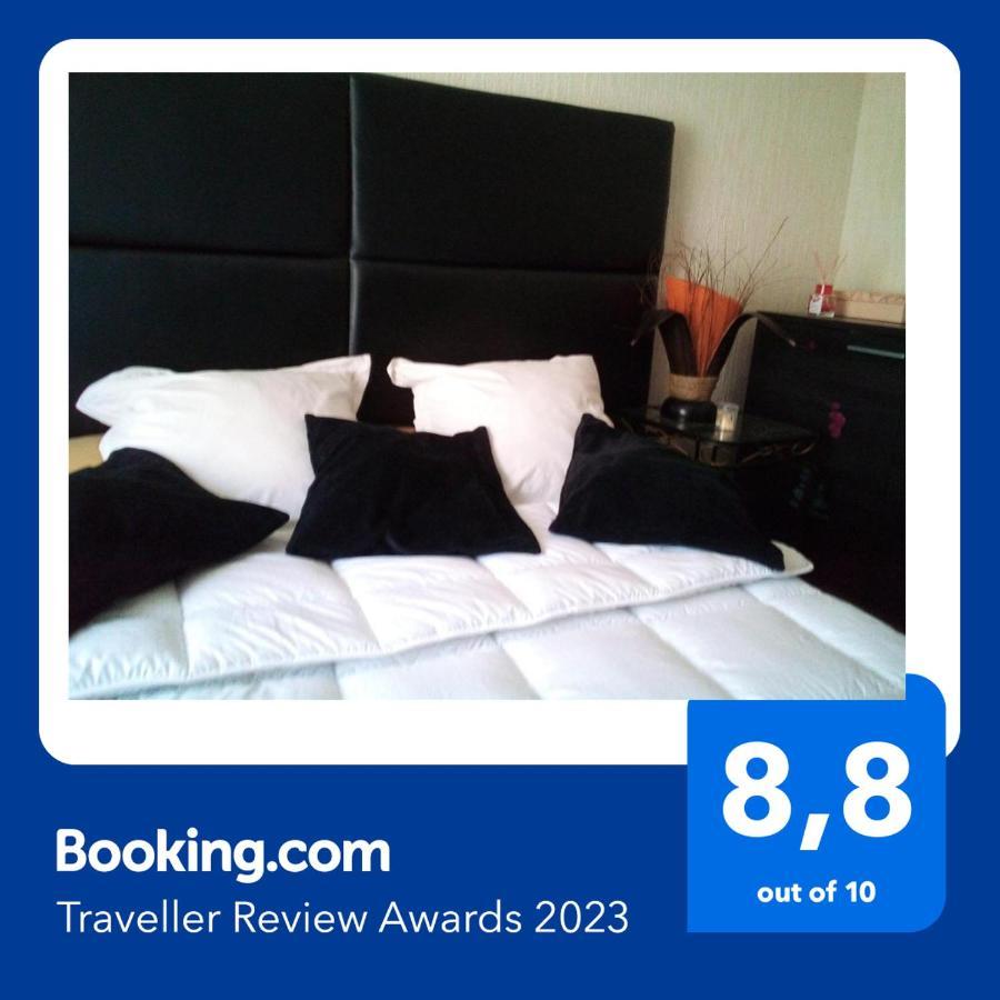# Prix "Travellers Awards 2023 Et 2024" Lac Leman Velos Viarhona Geneve Annecy Valleiry ภายนอก รูปภาพ